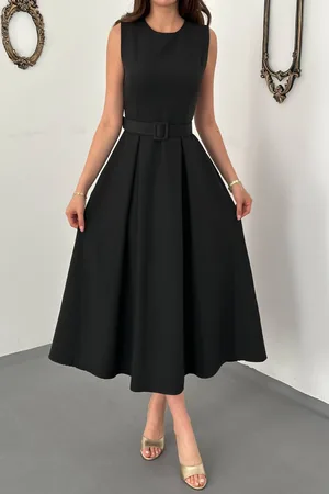 Siyah Halter Yaka Kloş Elbise