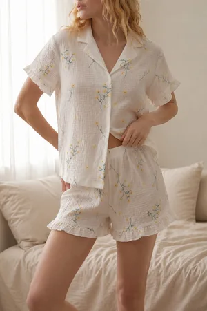 Çiçek Desenli Fırfır Detaylı Şortlu Pijama Takımı 8075 Çok Renkli