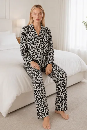 Kadın Desenli Relaxed Leopar Pijama Takımı 4665