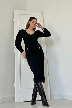 Siyah Geniş Boğazlı Elbise