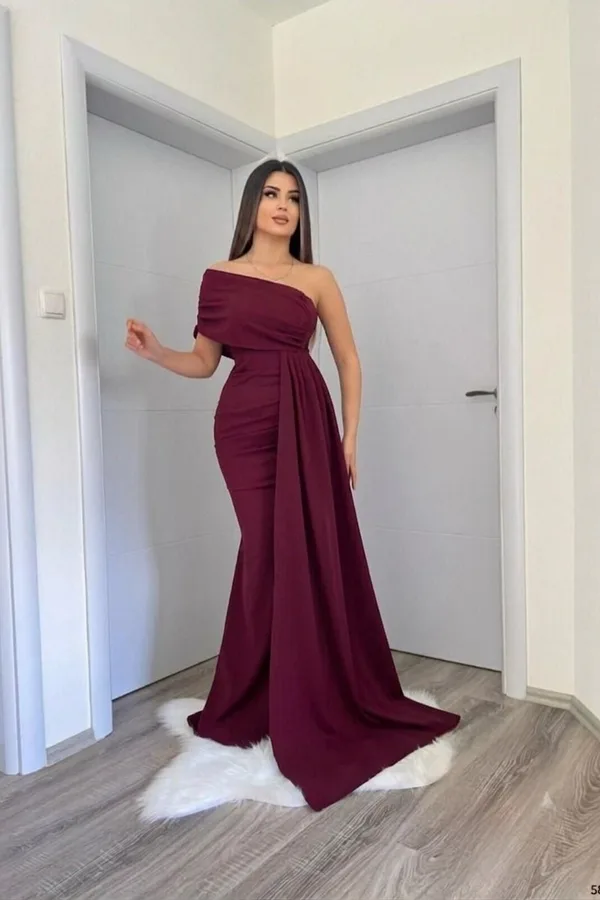 Tek Balık Kuyruklu Abiye Omuz Kesim Elbise