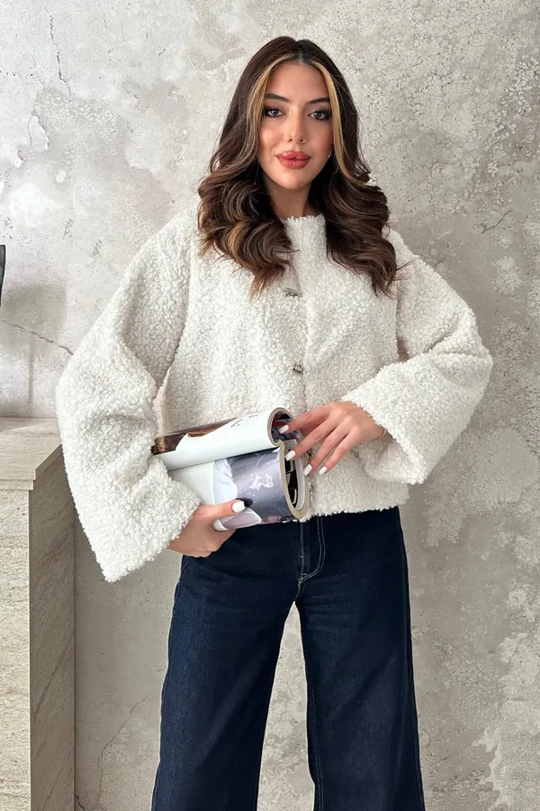Ekru Peluş Kısa Ceket