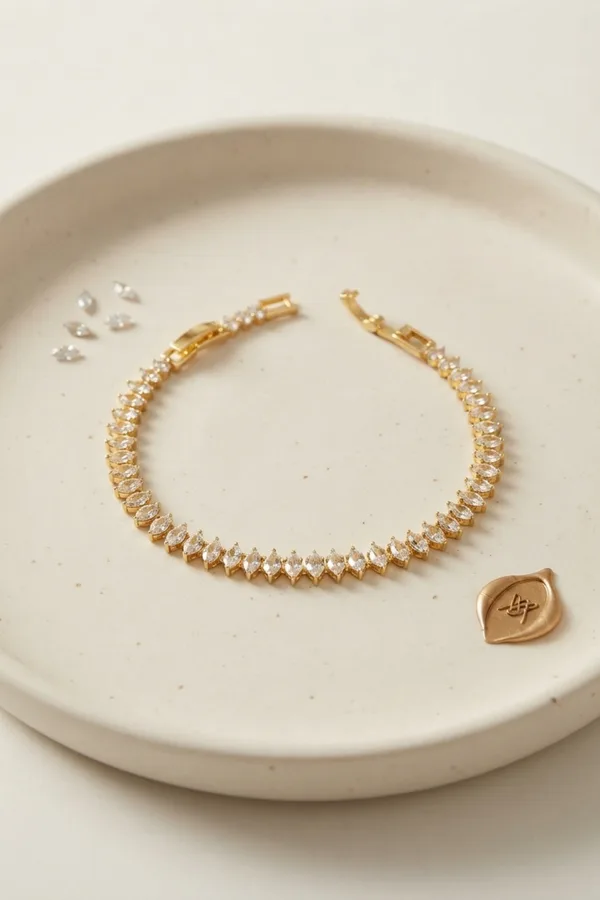 Pirinç Gold Renk Arpa Zirkon Taşlı Su Yolu Kadın Bileklik