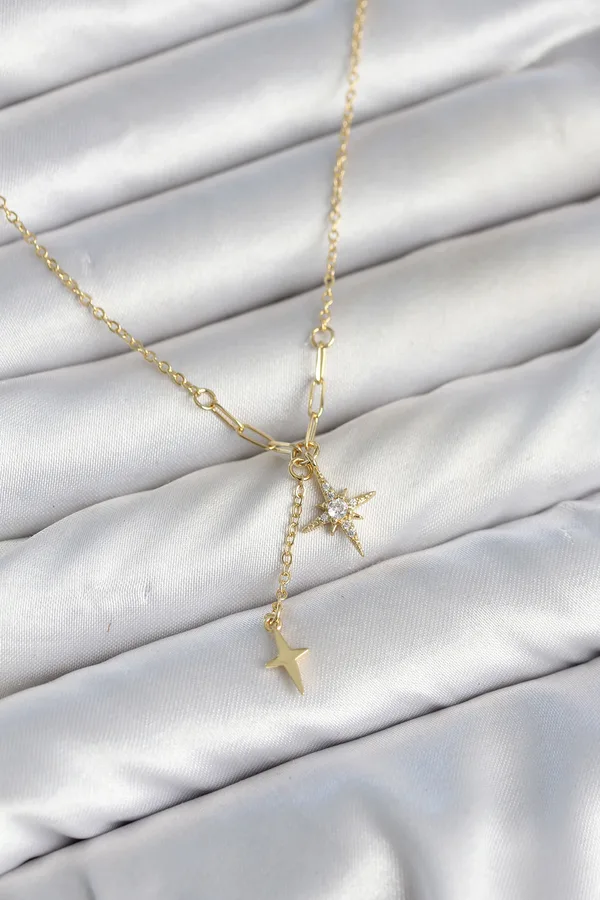 Pirinç Gold Renk Zirkon Taşlı Minimal Sallantılı Kutup Yıldızı Model Kadın Kolye