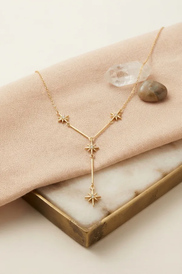 Pirinç Gold Renk Zirkon Taşlı Kutup Yıldızı Model Kadın Kolye