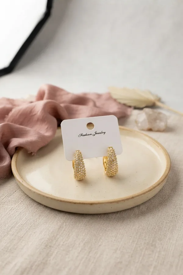 Gold Renk Zirkon Taşlı Damla Halka Model Kadın Küpe