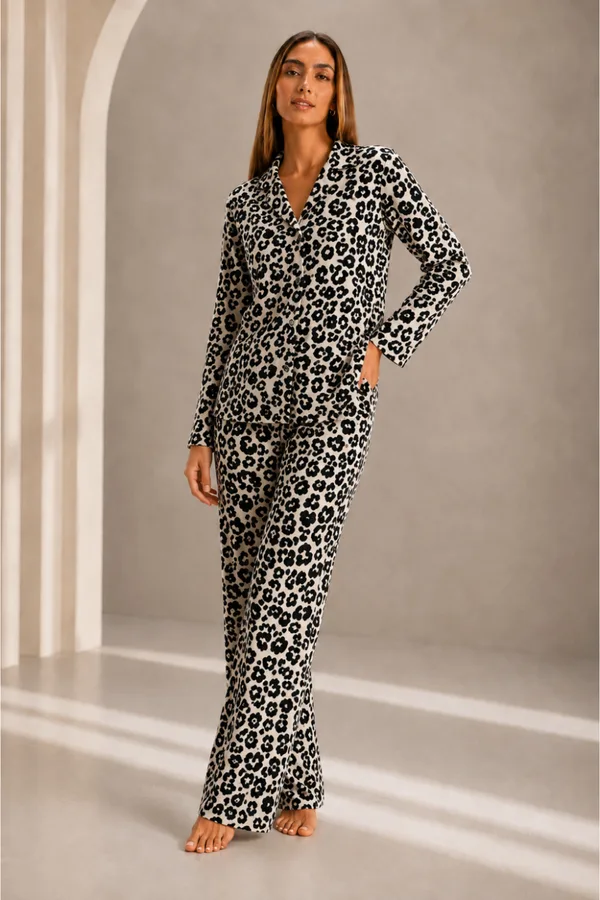 Kadın Önden Düğmeli Uzun Kollu Alt Üst Leopar Pijama Takımı