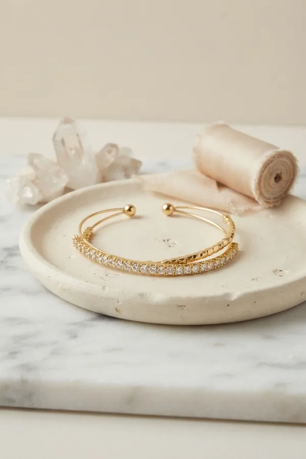 Gold Renk Zirkon Taşlı Dorikalı Model Kadın Bileklik