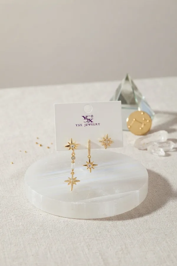 Pirinç Gold Renk Zirkon Taşlı Kutup Yıldızı Model Kadın Küpe Seti