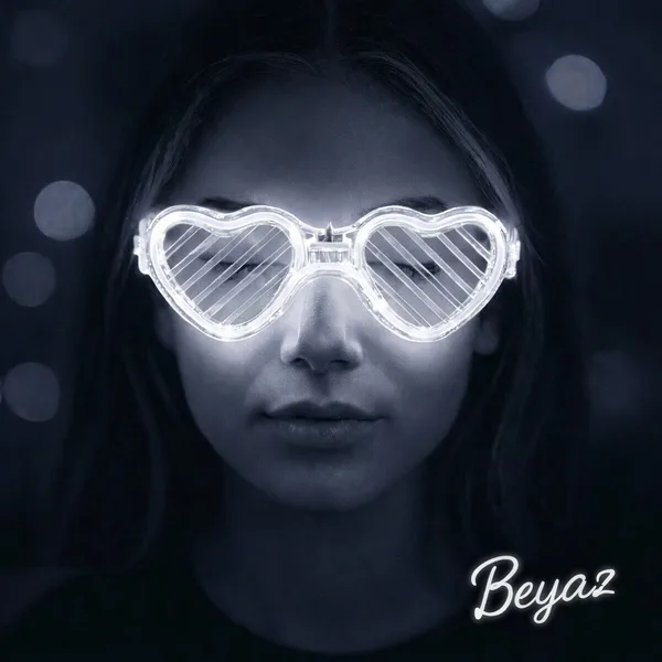 Beyaz LED Işıklı Kalp Gözlük – 3 Modlu Parti & Glow Gözlüğü