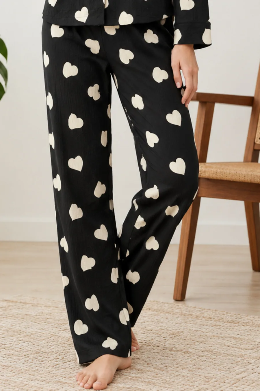 Kadın Kalpli Gömlek Yaka Siyah Pijama Takımı 4824