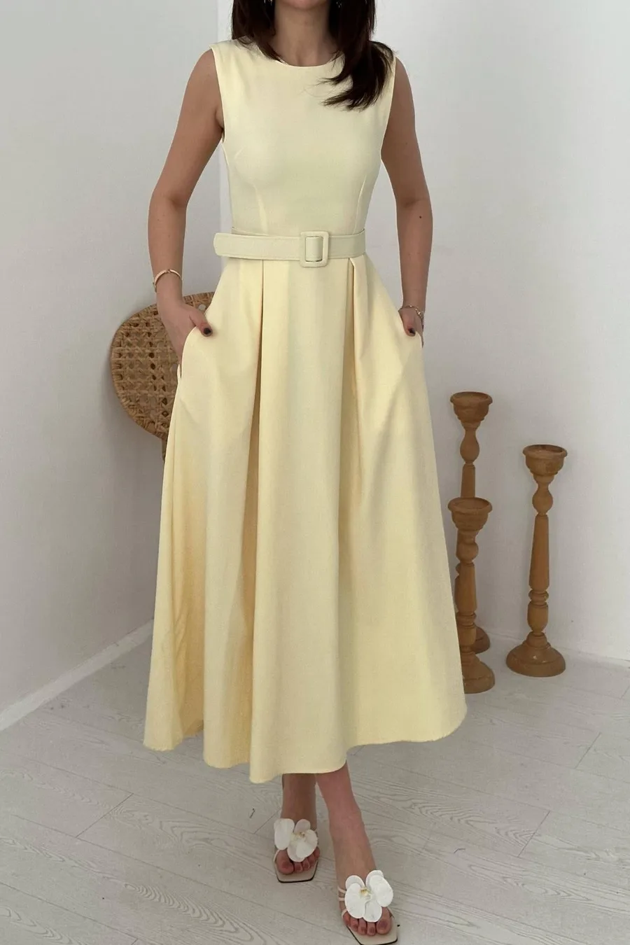 Sarı Halter Yaka Kloş Elbise - Sarı
