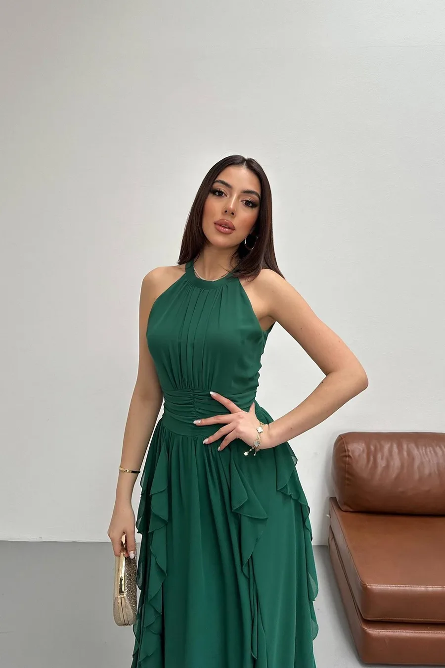 Zümrüt Önü Büzgülü Fırfırlı Elbise - Zümrüt