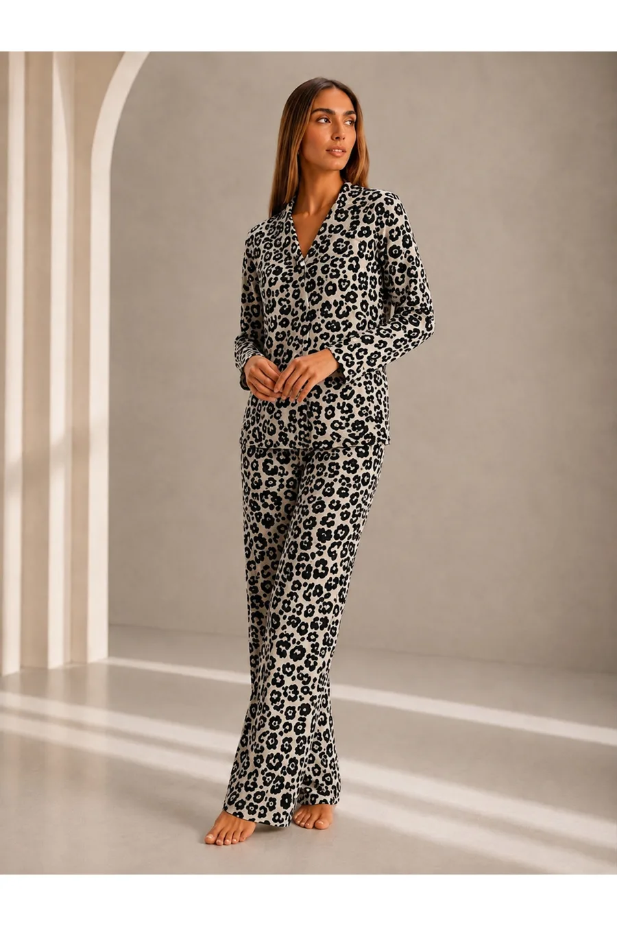 Kadın Önden Düğmeli Uzun Kollu Alt Üst Leopar Pijama Takımı