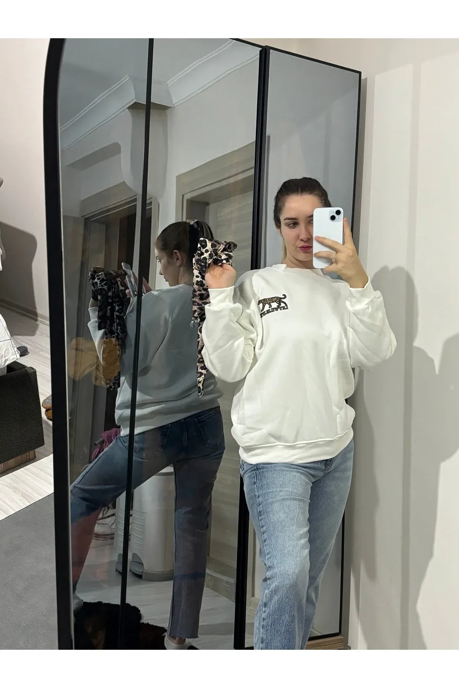 Fular Detay Sweatshirt - Beyaz