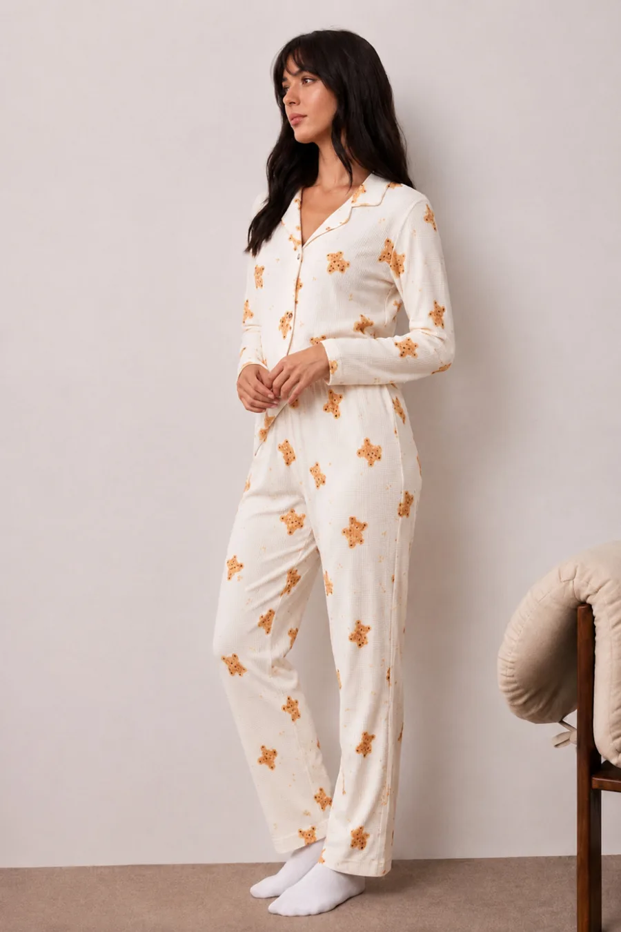 Kadın Uzun Kollu Düğmeli Alt Üst Uyku Beyaz Pijama Takımı
