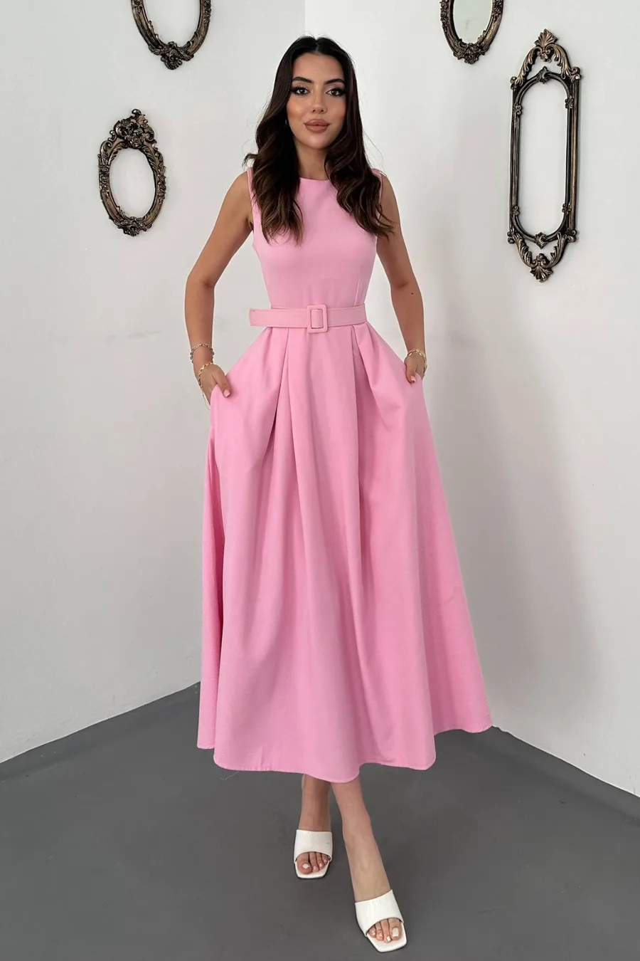 Pembe Halter Yaka Kloş Elbise