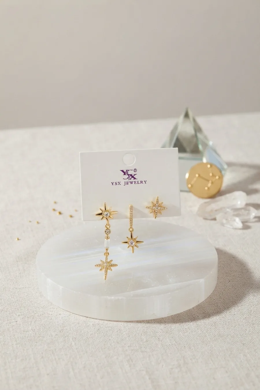 Pirinç Gold Renk Zirkon Taşlı Kutup Yıldızı Model Kadın Küpe Seti