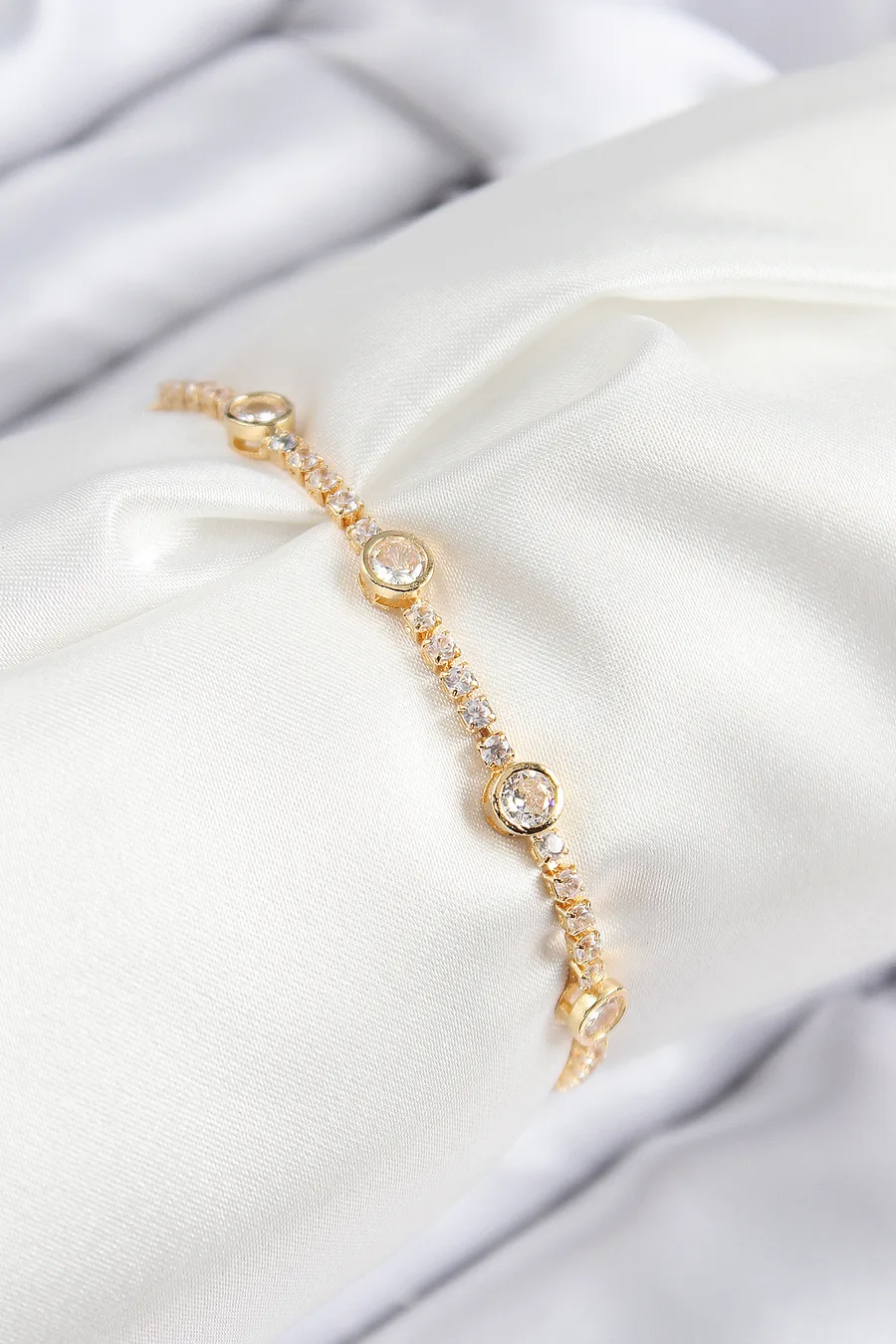 Brass Zircon Stone Circle Model Gold Color Adjustable Women's Bracelet