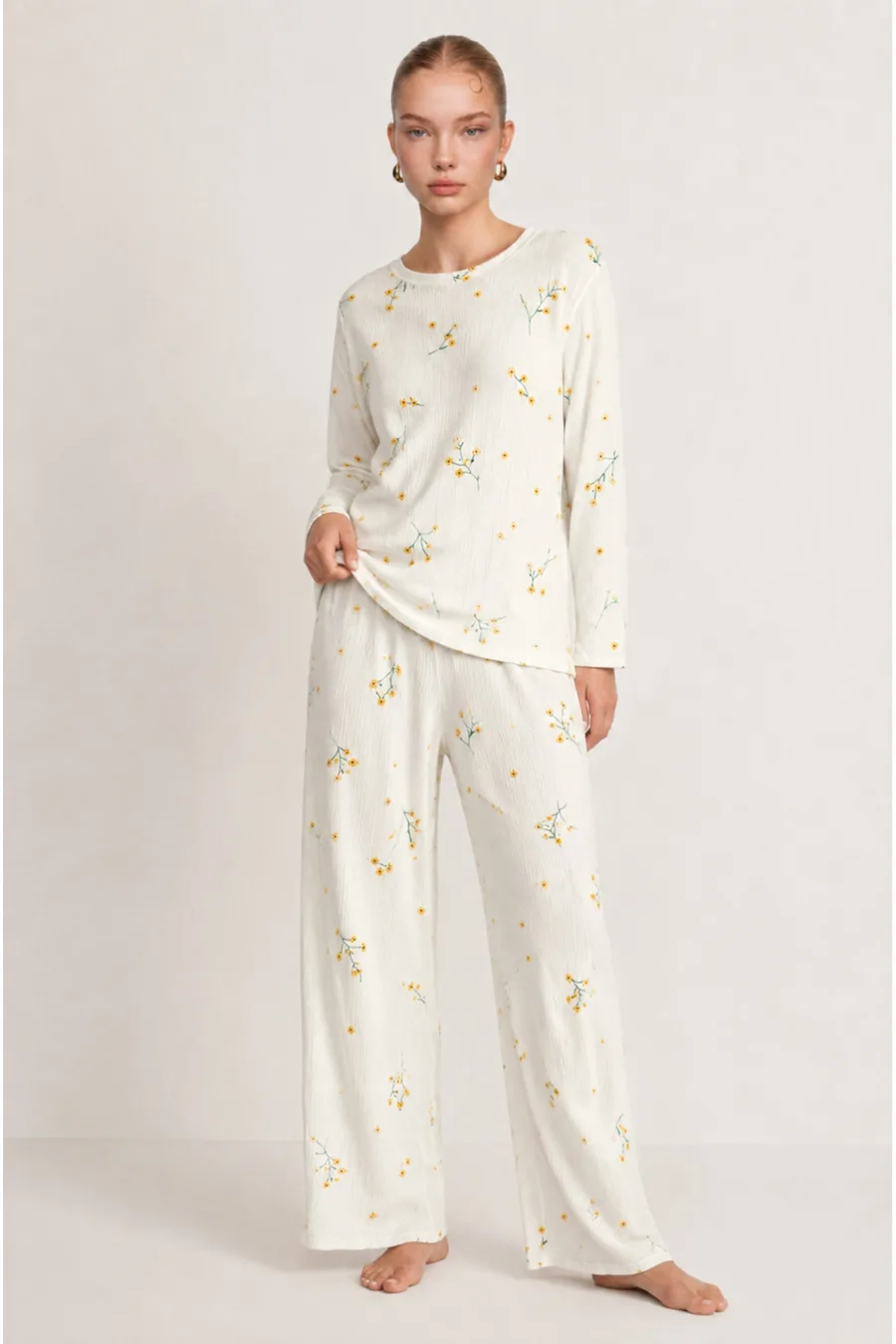Kadın Desenli Uzun Kollu Ekru Pijama Takımı 4722