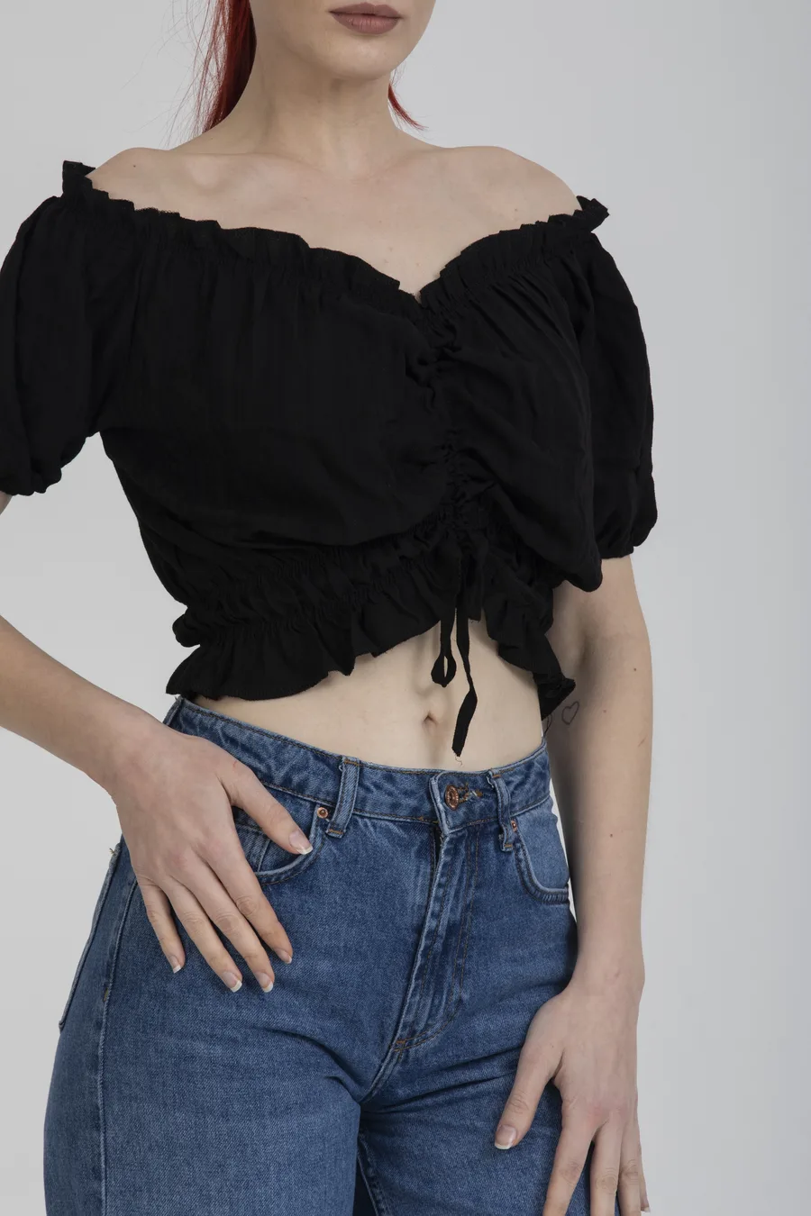 Siyah Renk Önü Büzgülü Detaylı Balon Kol Crop Bluz - Siyah