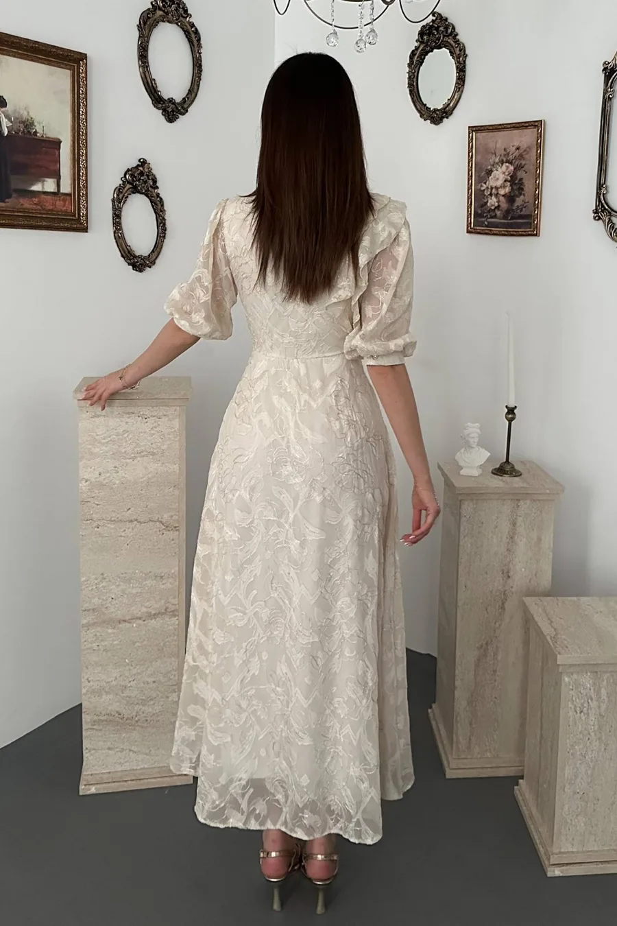 Bej Fiyonklu Elbise - Bej
