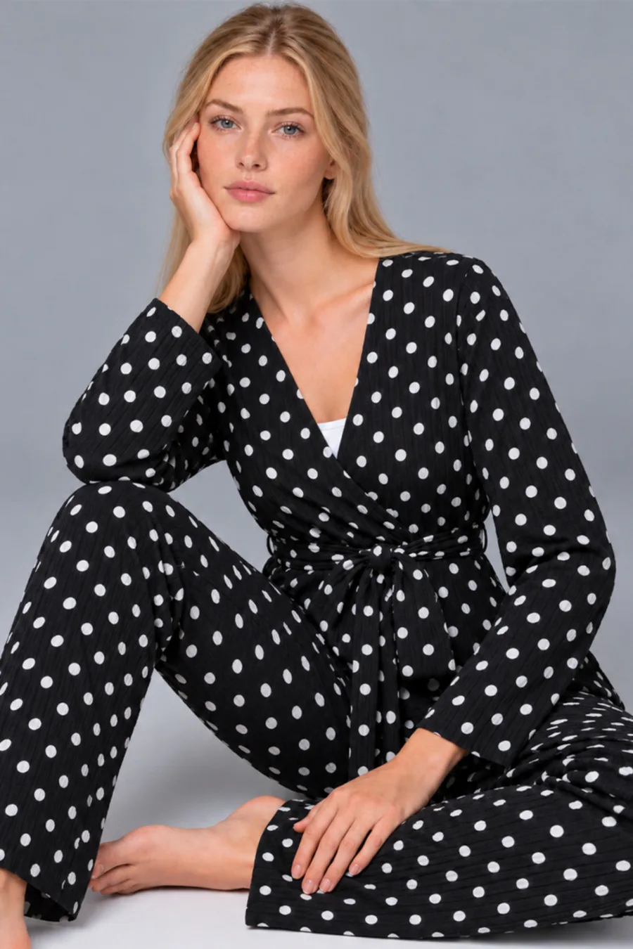 Kadın Desenli Ev Stili Kuşaklı Siyah Pijama Takımı 4806