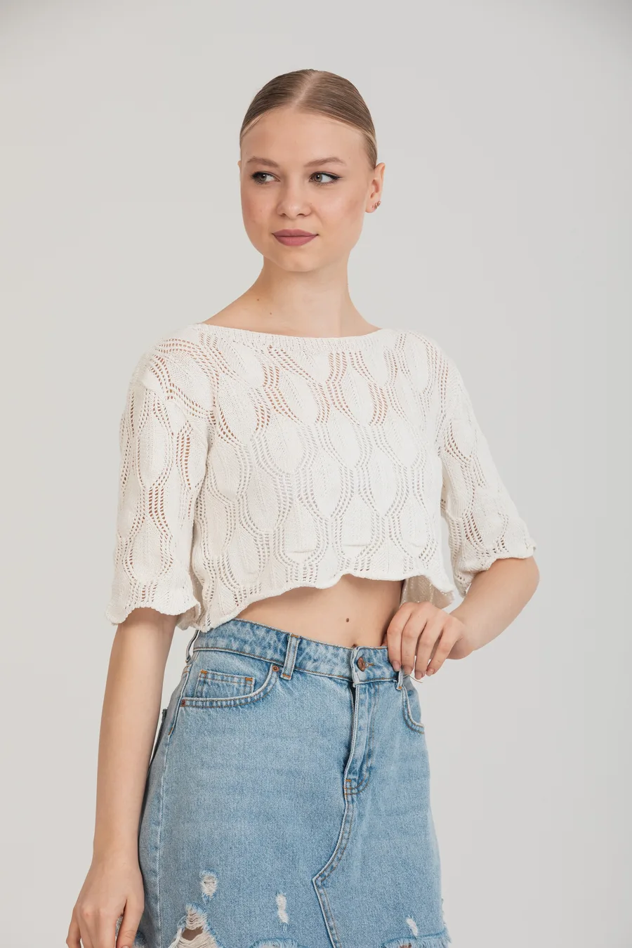 Zarif Ajurlu Dokulu Beyaz Crop Triko Bluz – Standart Beden - Beyaz