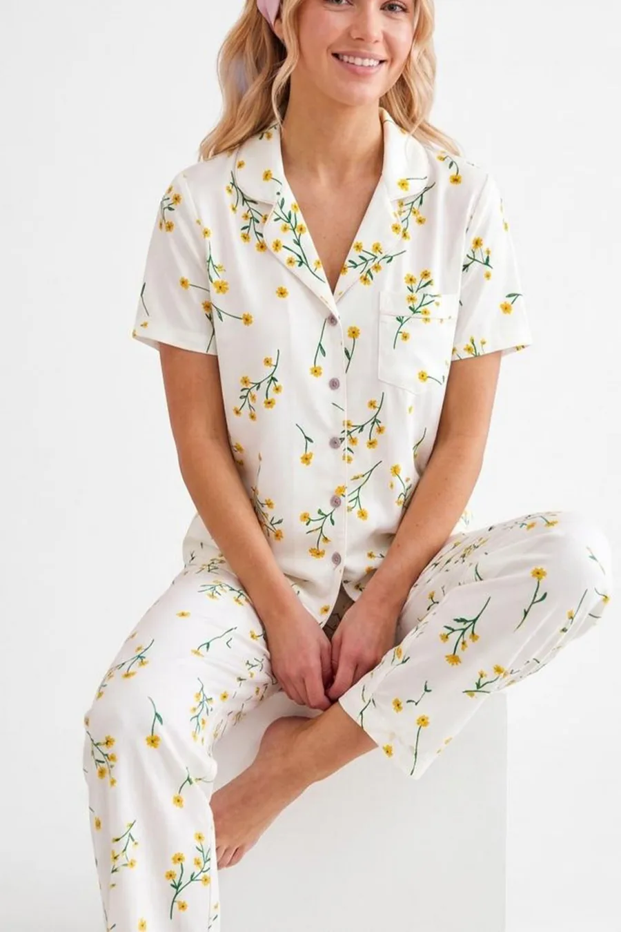 Çiçek Baskılı Bürümçük kumaş Kısa Kollu Pijama Takımı 6067 Çok Renkli