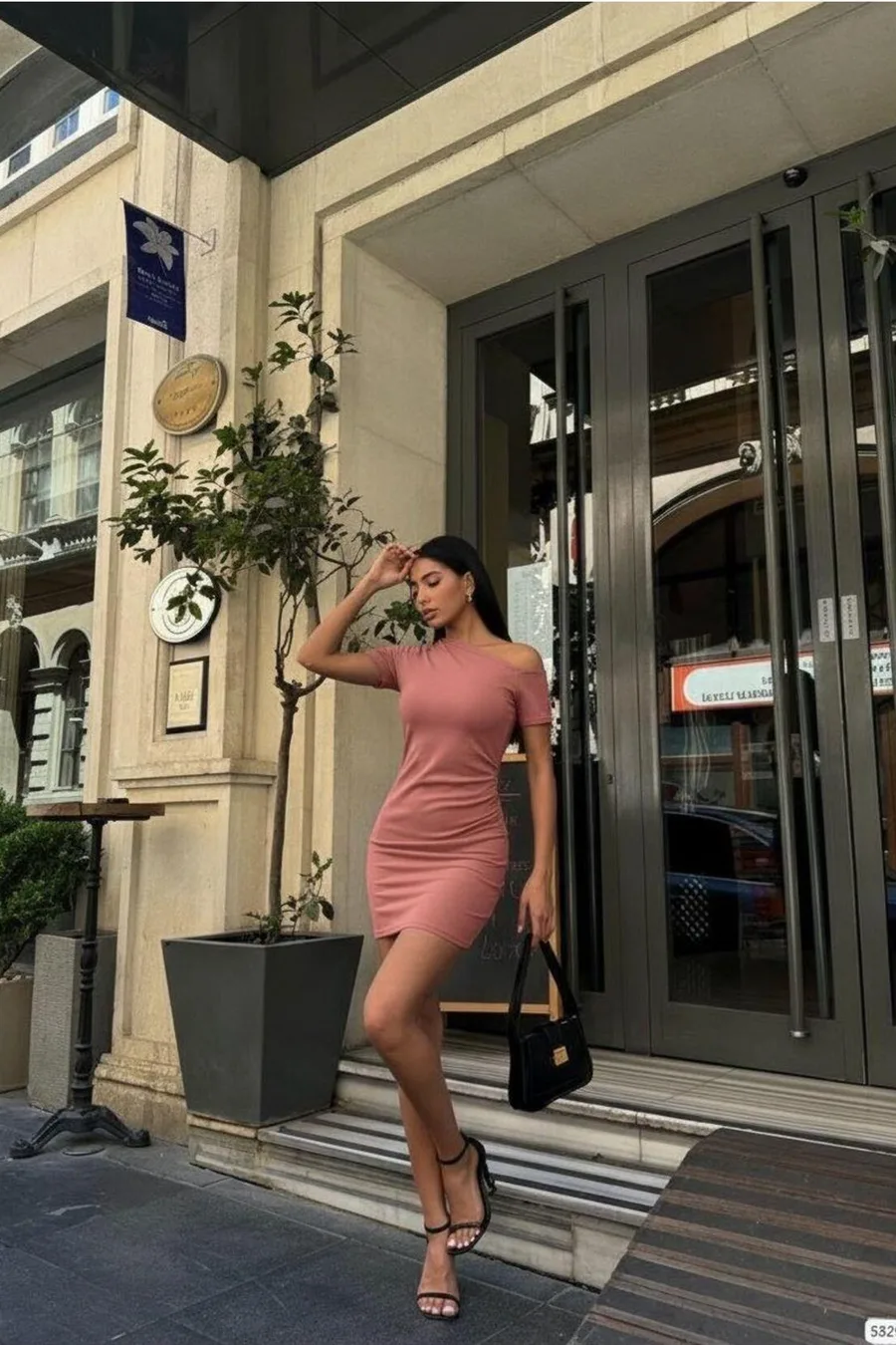 Asimetrik Mini Kollu Abiye Kısa Yaka Elbise
