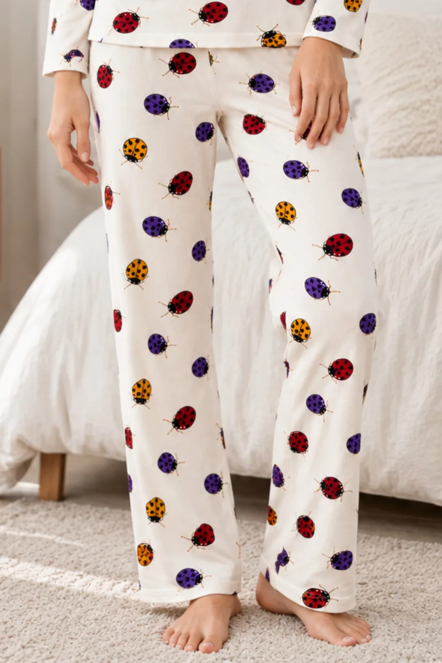 Kadın Desenli İkili Beyaz Rahat Pijama Takımı 4829