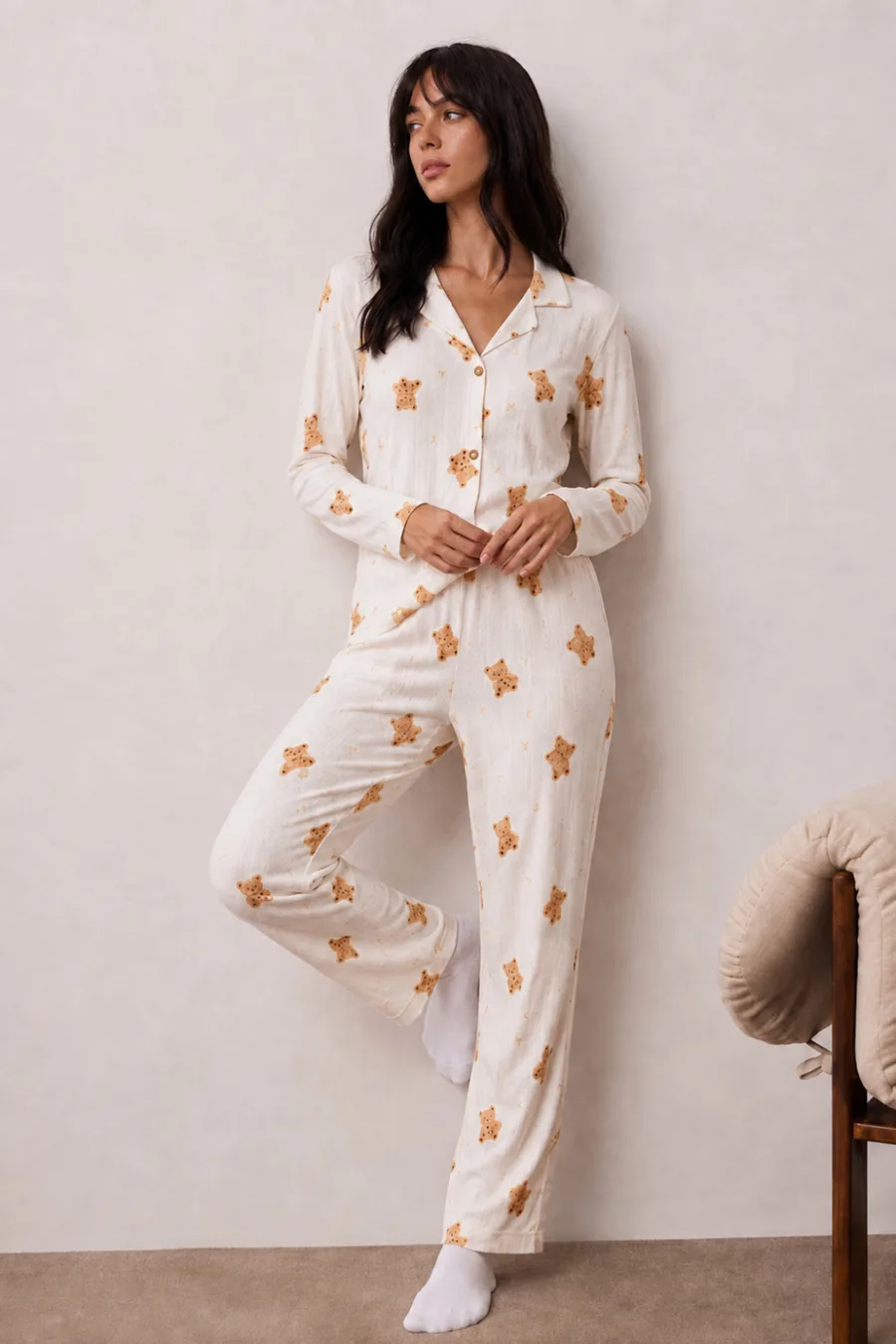 Kadın Uzun Kollu Düğmeli Alt Üst Uyku Beyaz Pijama Takımı