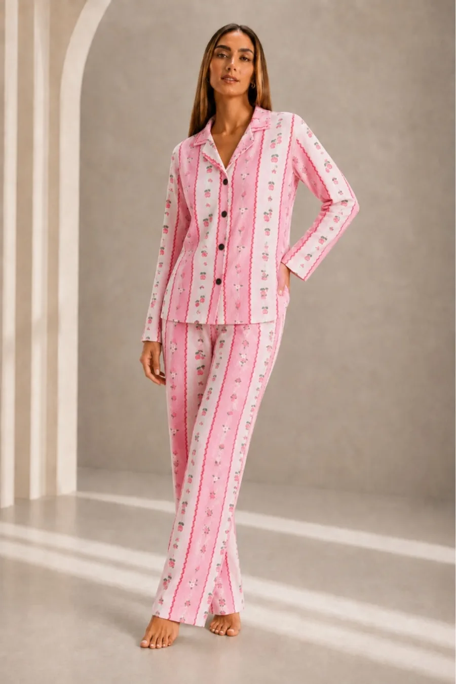Kadın Önden Düğmeli Uzun Kollu Alt Üst Pembe Pijama Takımı