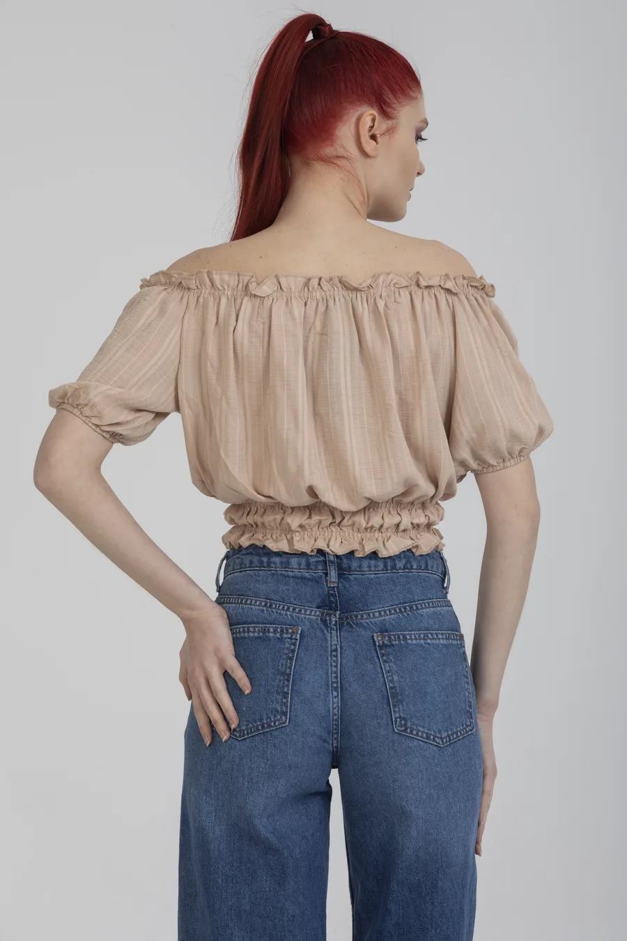 Bej Renk Önü Büzgülü Detaylı Balon Kol Crop Bluz - Bej