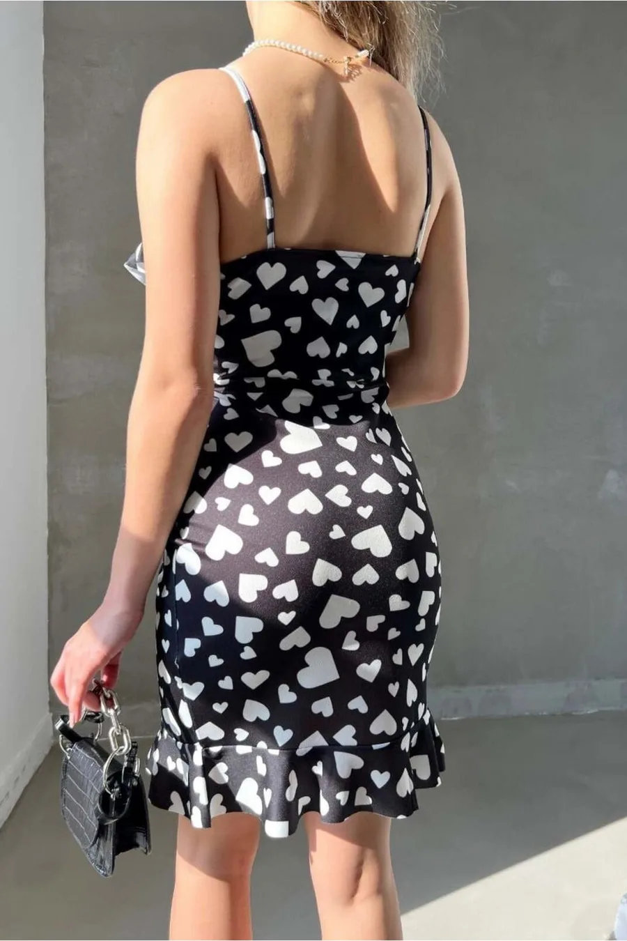 Simli Yaka Mini Kumaş Elbise Volanlı V Askılı