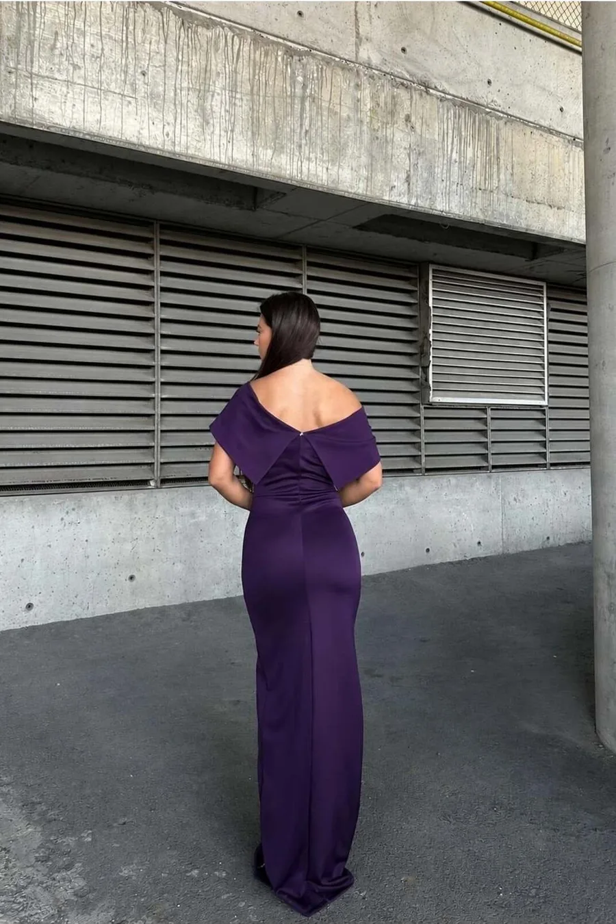 Dik Abiye Maxi Yaka Taş Elbise Detaylı