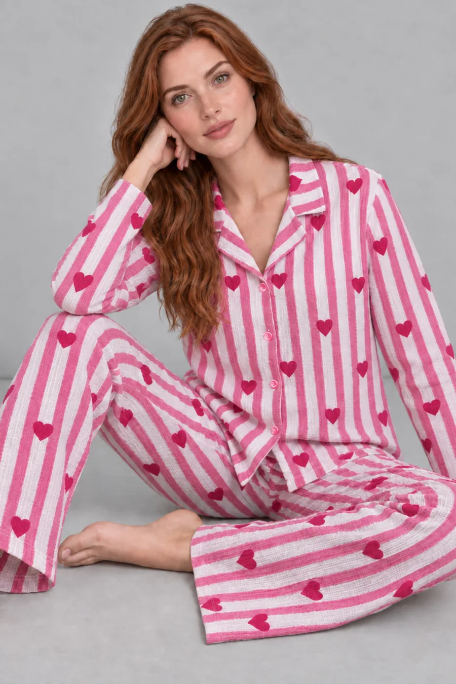 Kadın Uzun Kollu Gömlek Yaka Pembe Çizgili Kalpli Pijama Takımı 4770