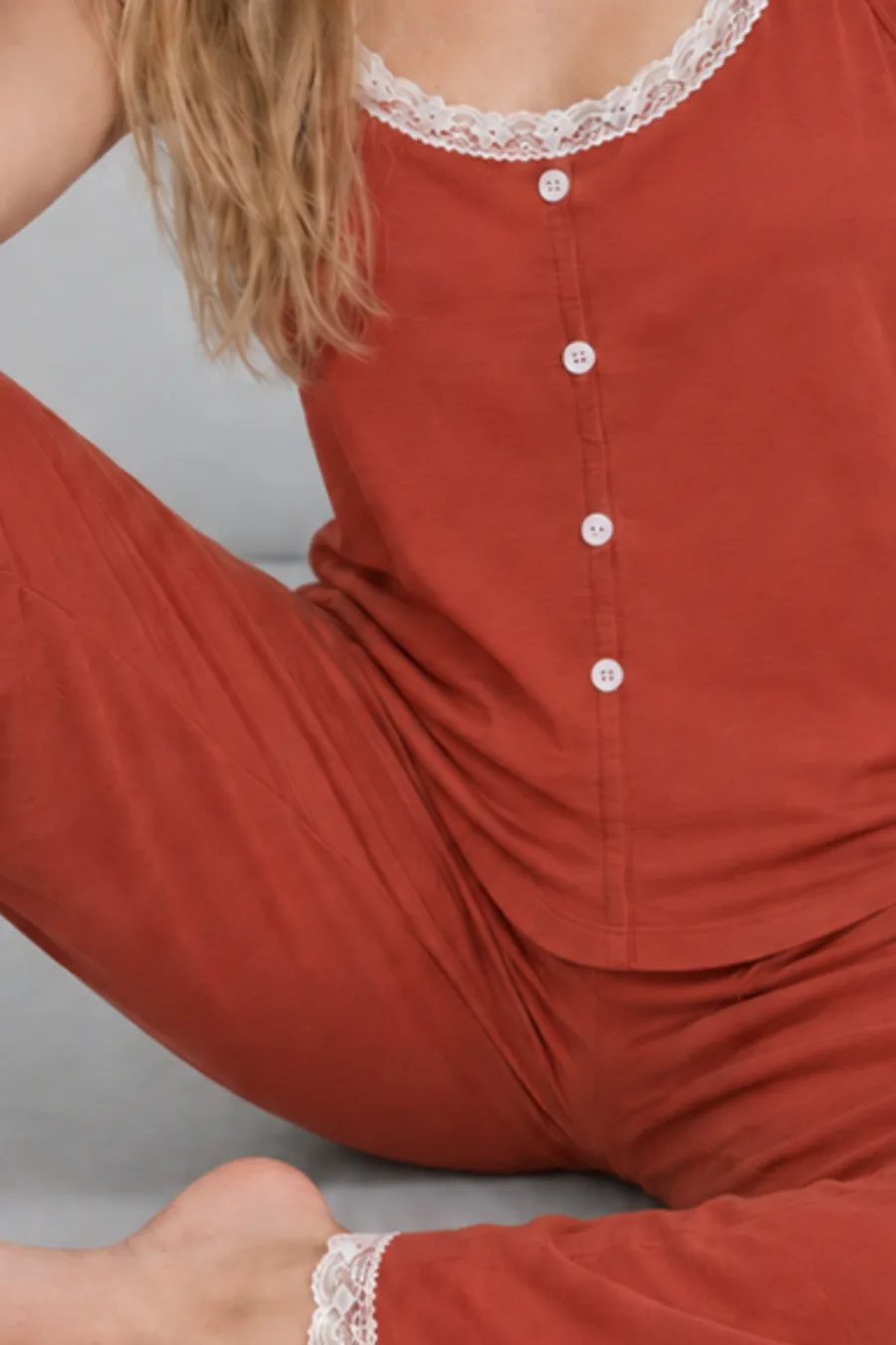Kadın Dantelli V Yaka Kırmızı Pijama Takımı 4744