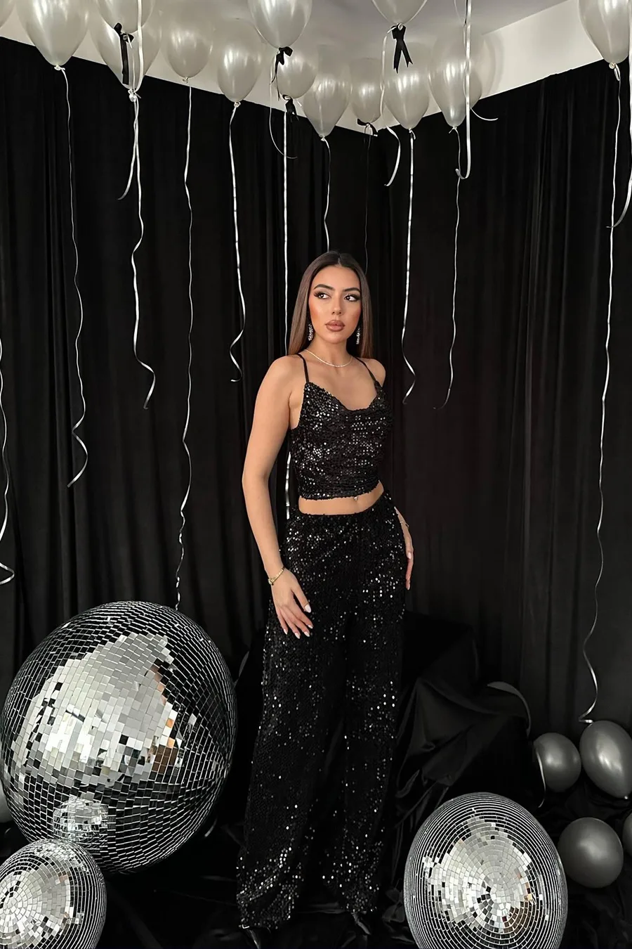 Siyah Askılı Degaje Bluz