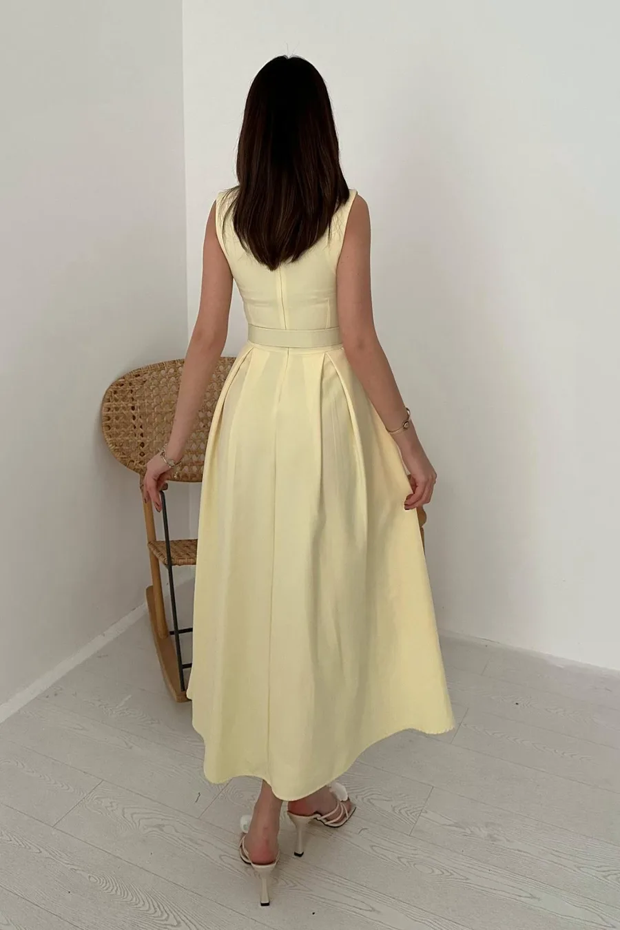 Sarı Halter Yaka Kloş Elbise - Sarı