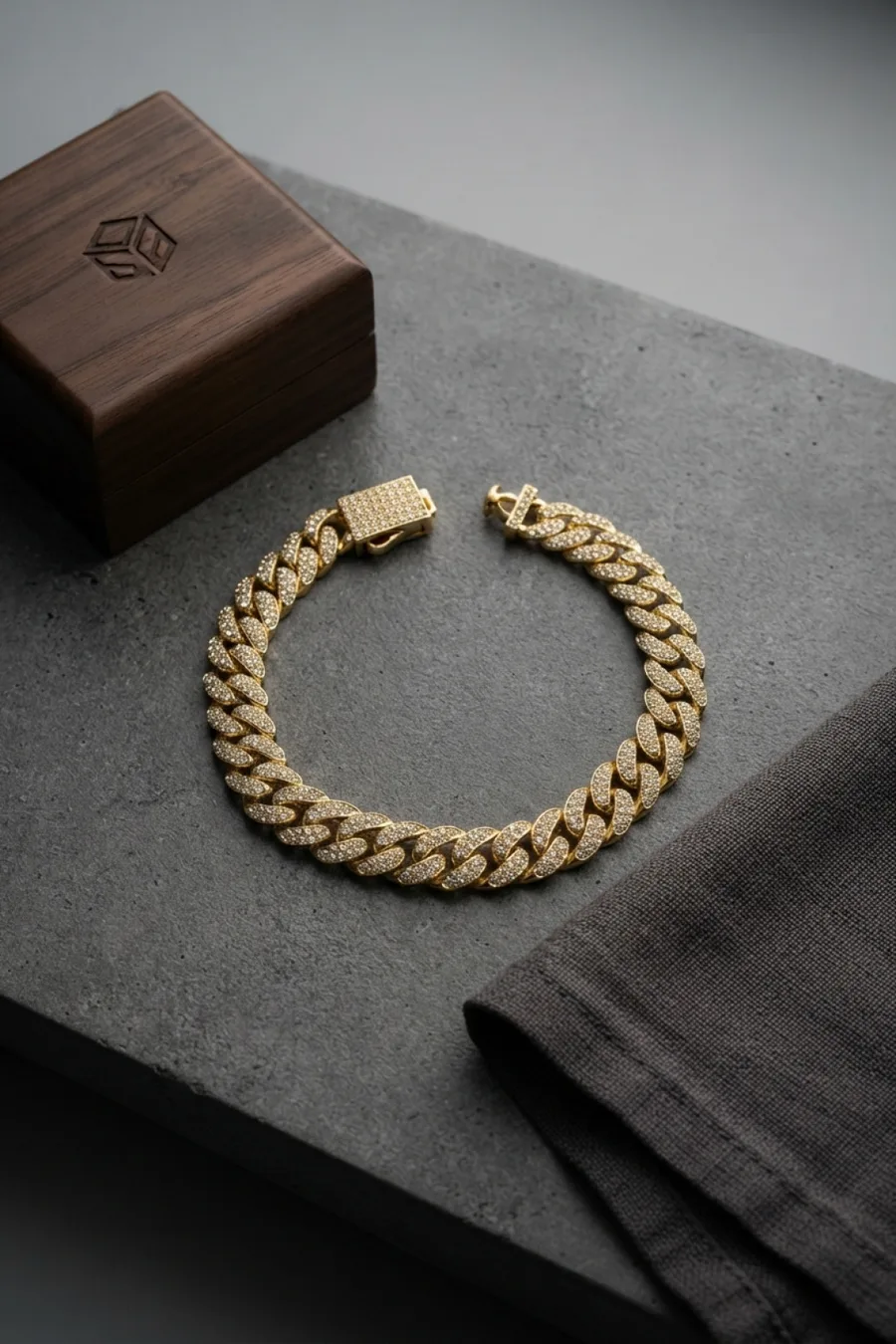 Cuban Zincir Model Gold Renk Erkek Bileklik
