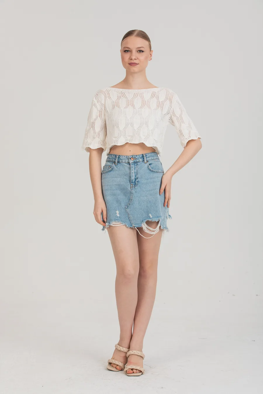 Zarif Ajurlu Dokulu Beyaz Crop Triko Bluz – Standart Beden - Beyaz
