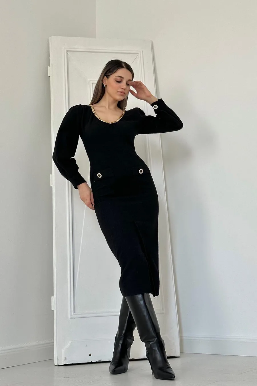 Siyah Geniş Boğazlı Elbise