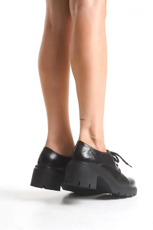 Kadın Casual Loafer Tabanlı Bağcıklı Ayakkabı Ayakkabı Kırışık Rugan Yüksek