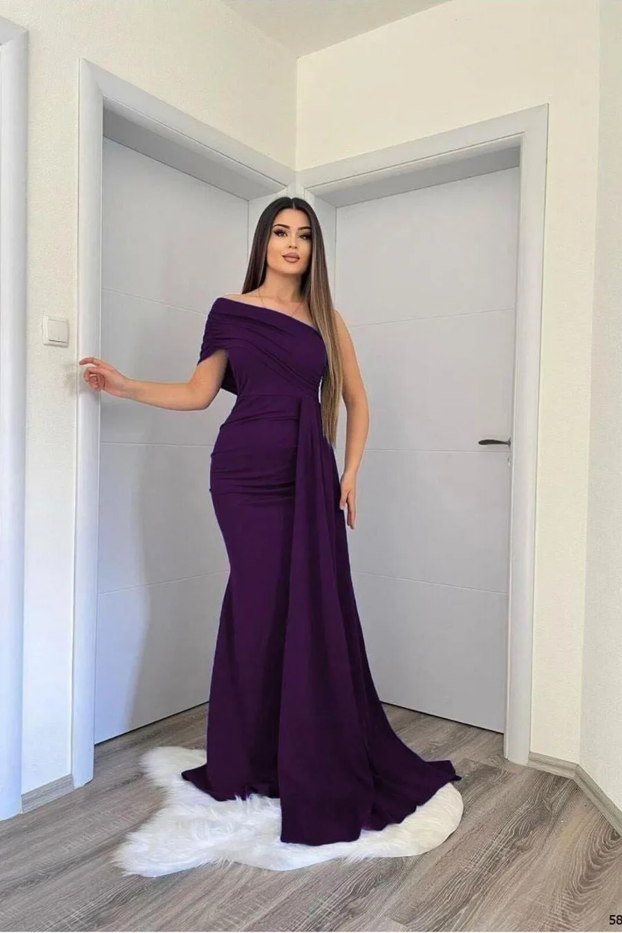 Tek Balık Kuyruklu Abiye Omuz Kesim Elbise