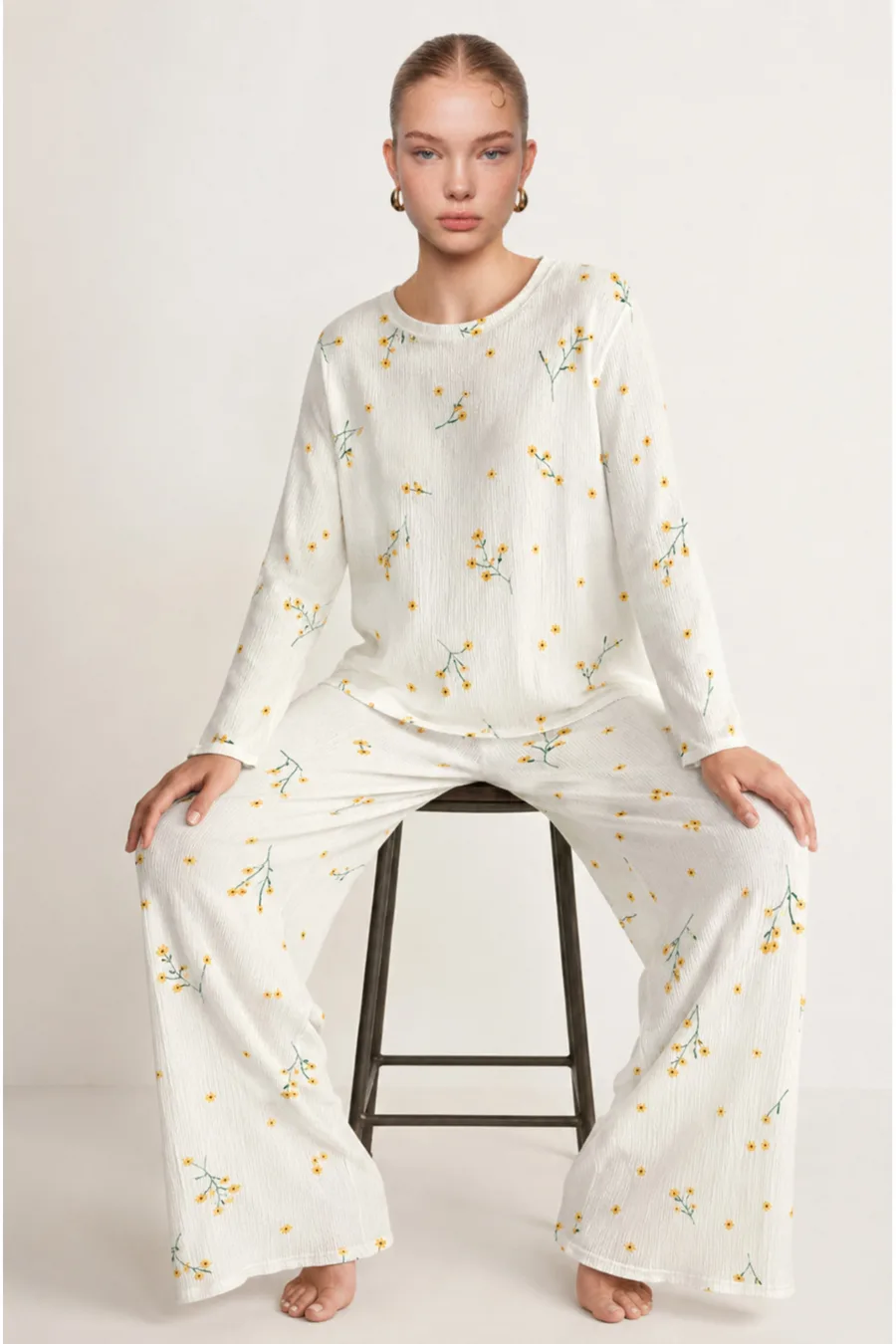 Kadın Desenli Uzun Kollu Ekru Pijama Takımı 4722