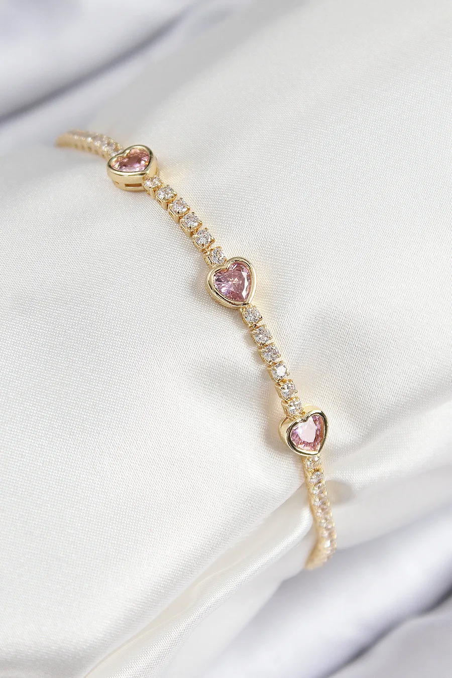 Pirinç Zirkon Taşlı Pembe Kalp Model Gold Renk Kadın Bileklik