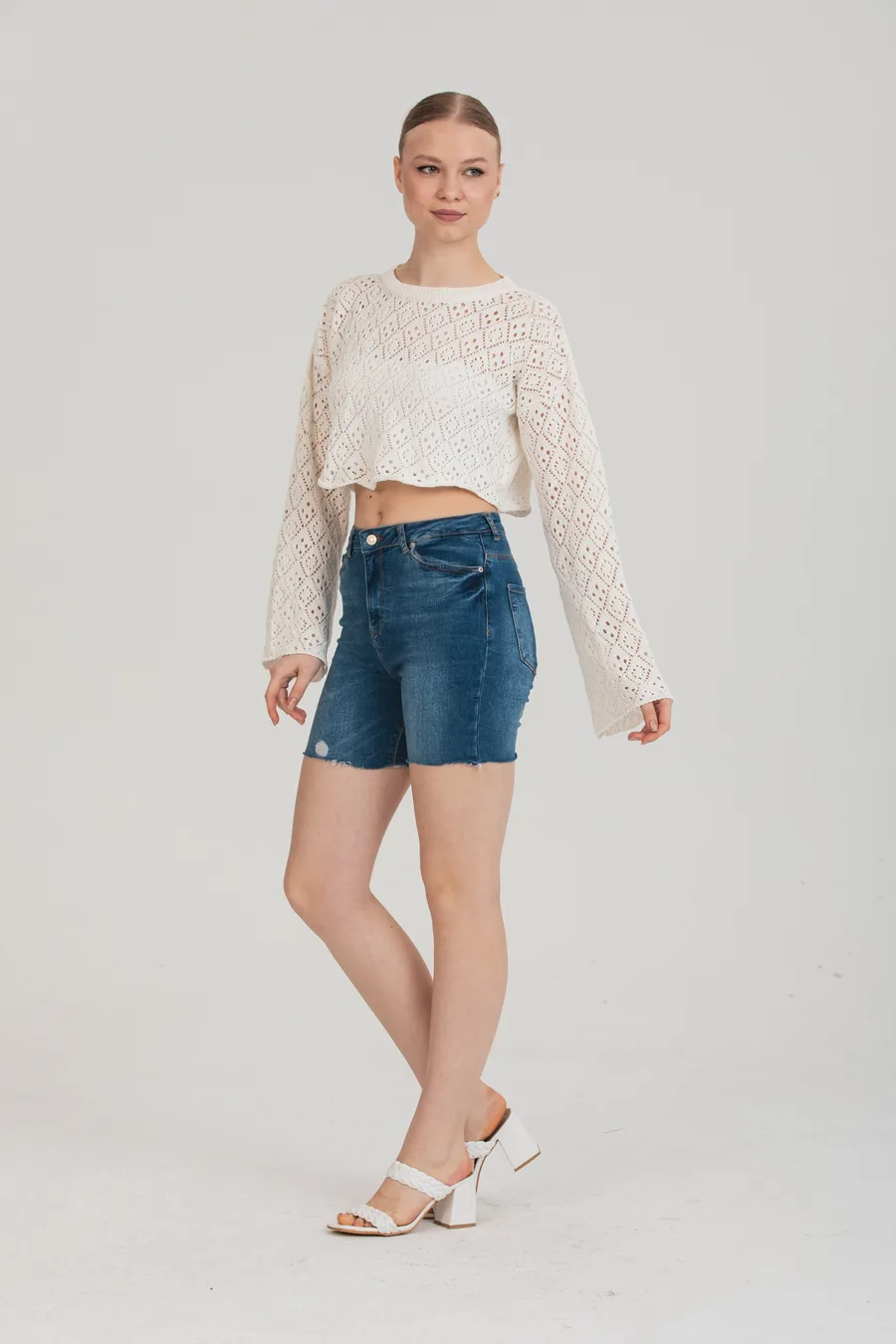 Feminen Ajurlu Dokulu Beyaz Crop Bluz | Standart Beden - Beyaz