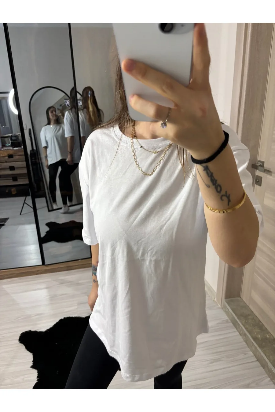 Beyaz Sıfır Yaka Oversize Basic Tişört