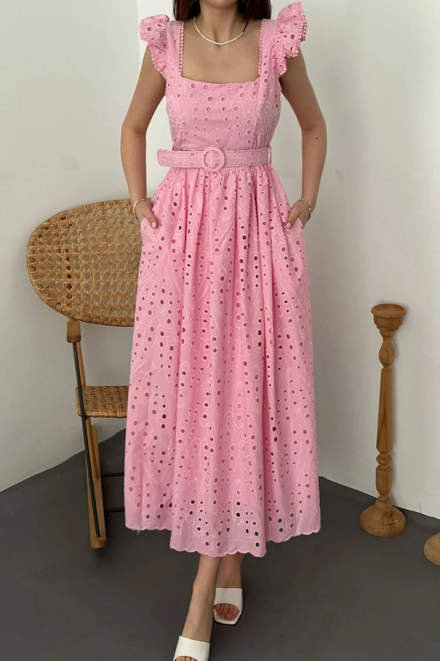 Pembe Dantelli Brode Elbise - Pembe